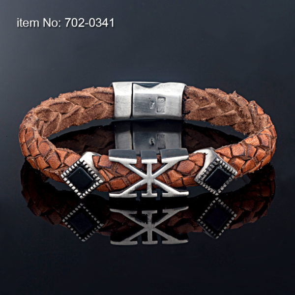 Sterling silver bracelet with square black onyx motif (12 mm) and Axion logo. Genuine braided leather
