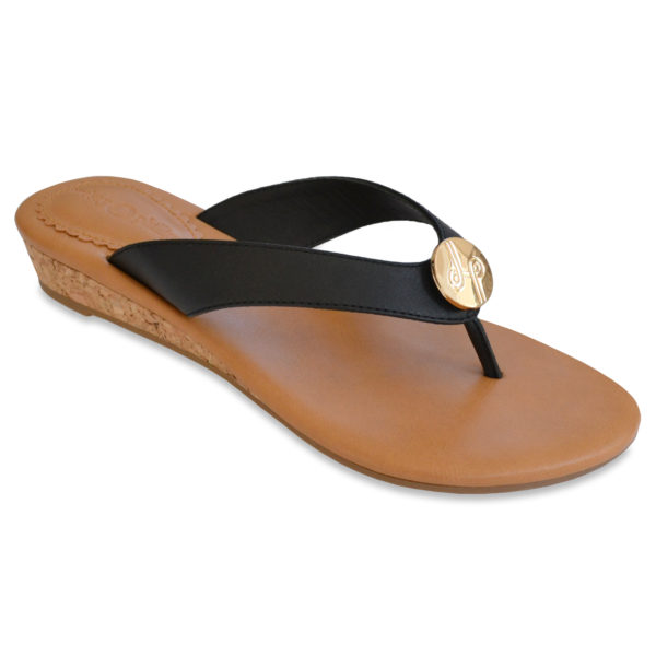 The Guinevere Black is a 1″ cushioned wedge sandal with an all leather upper and interchangeable snap.