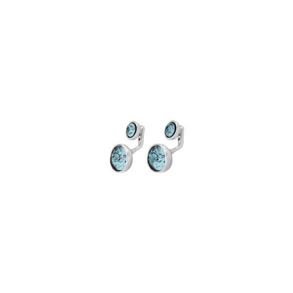 Multiposition earrings in silver plated composed by two SWAROVSKI® crystals one circular and one oval in “Indian Safire” blue color. An exclusive jewel inspired by a cool women which it will be difficult for you to be unnoticed. Made in Spain by UNOde50 and 100 % handmade way.