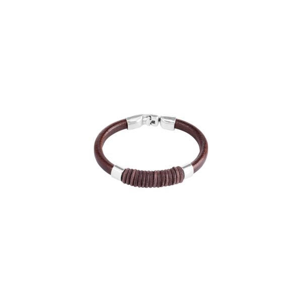 Man leather bracelet featuring washer and clasp in silver-plated metal alloy.